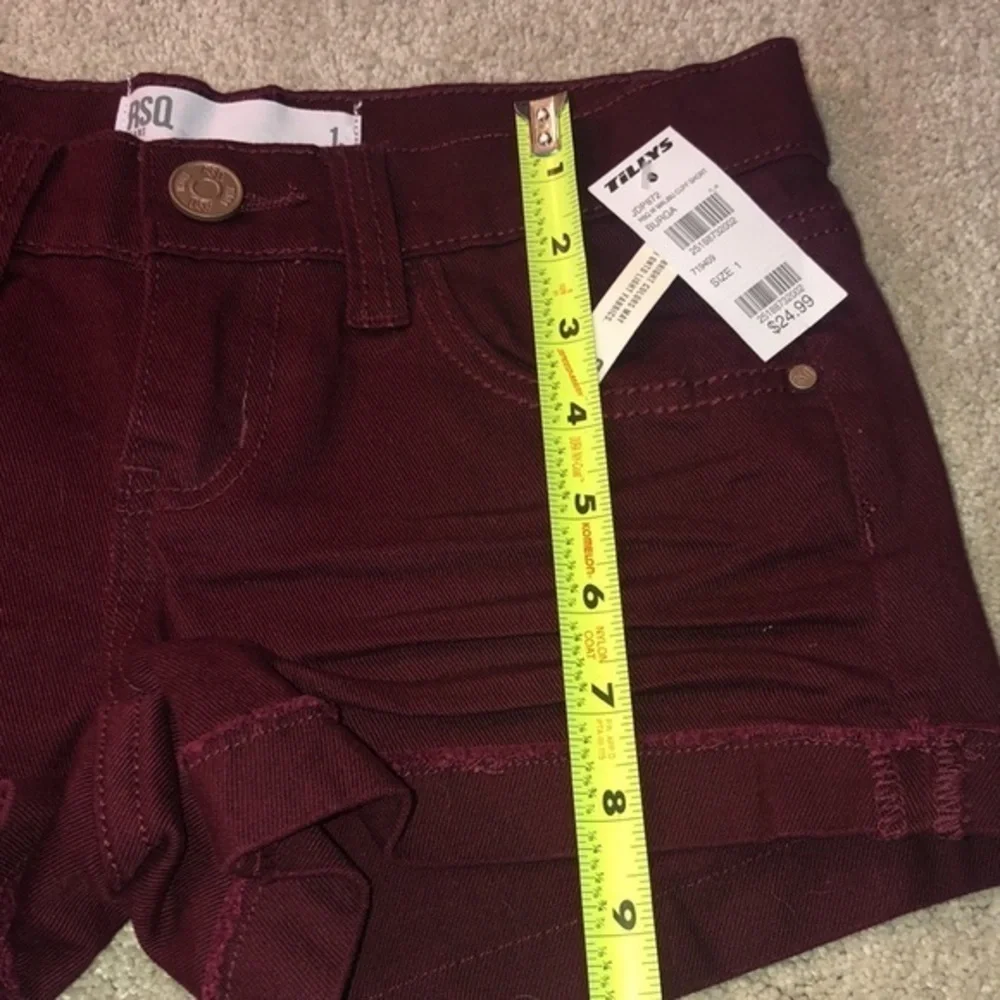 Tilly RSQ Malibu Cuff‎ Short Burgundy size 1 NWT
